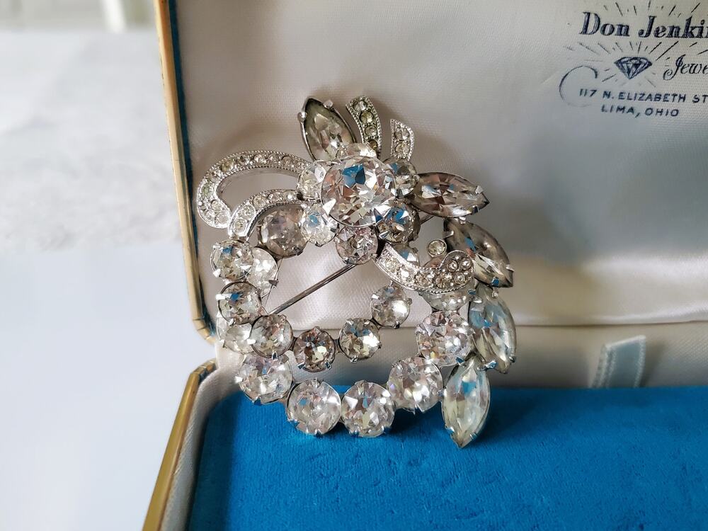Vintage Eisenberg Ice Clear Crystal Rhinestone Brooch